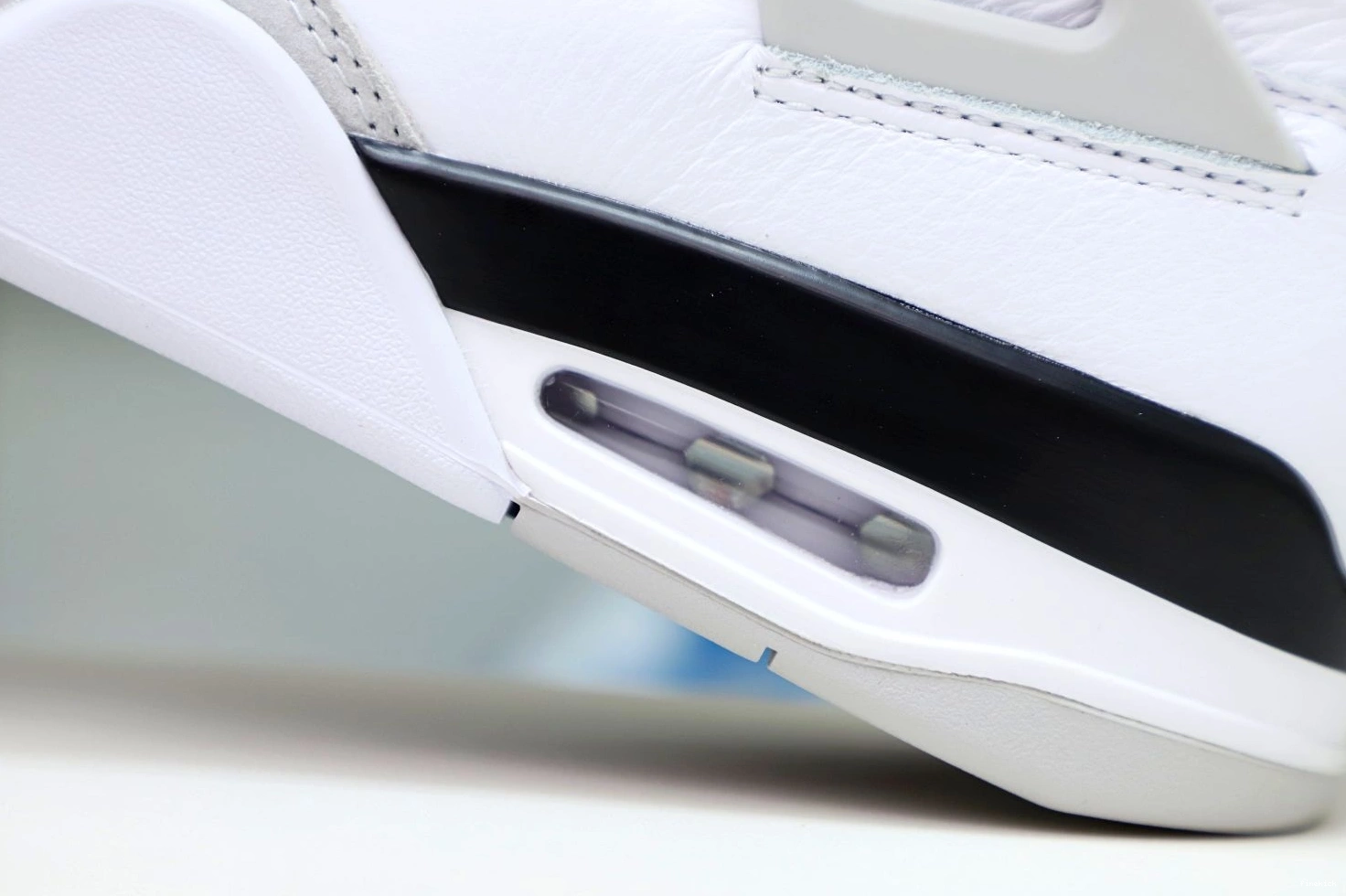 MILITARY AIR BLACK 4 JORDAN 0302